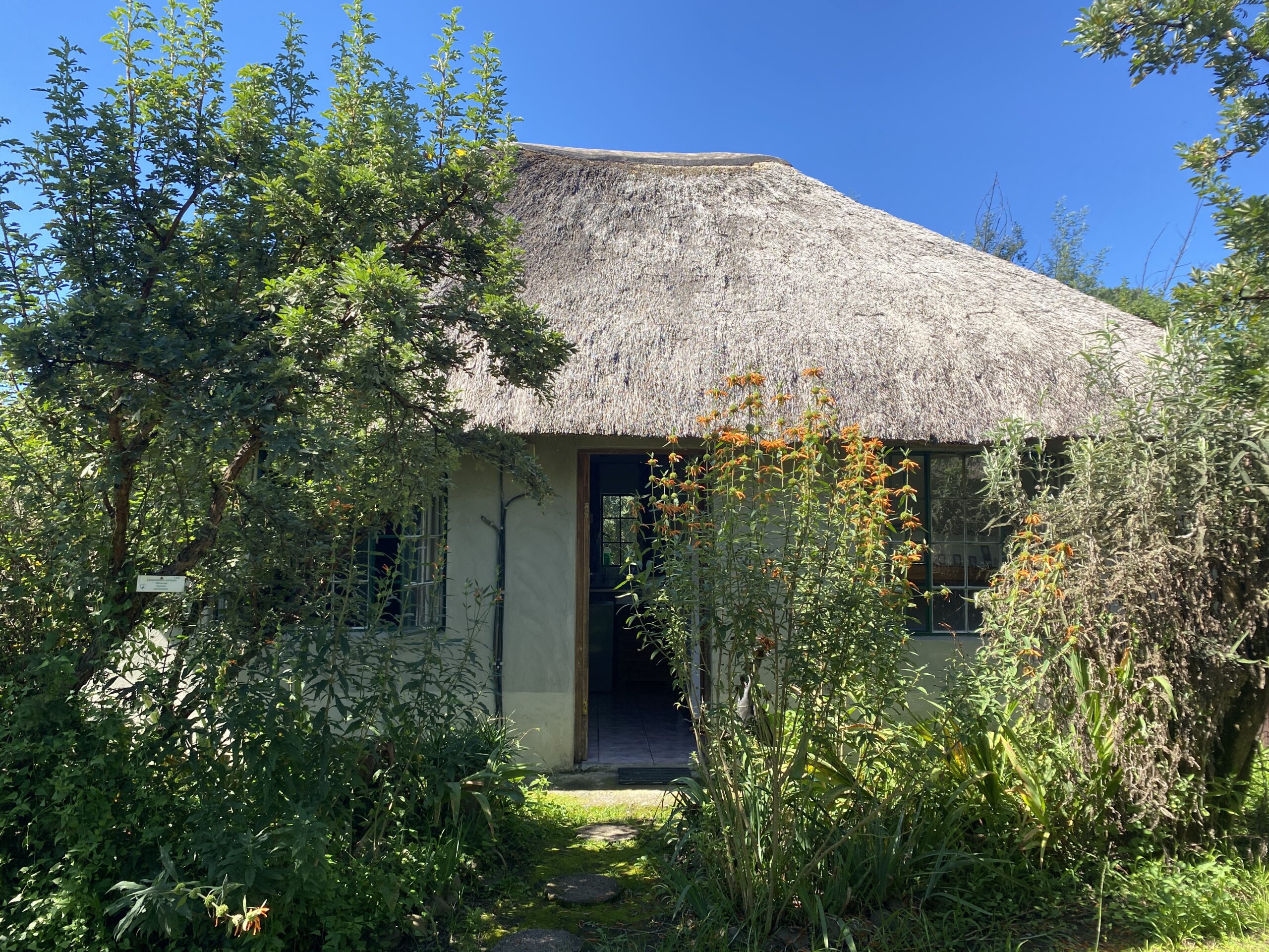 GUINEAFOWL COTTAGE SANI LODGE
